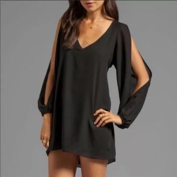 Lovers + Friends Dresses & Skirts - Lovers and Friends black dress size small Gracie